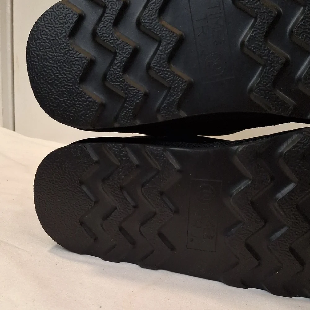 Black Suede Women's Winter Boots. Faux Fur Lined. New With Tags. - Picture 6 of 10